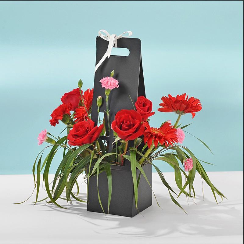 

Pink White Kraft Paper Bag Waterproof Portable Flower Box For Florist Packing Box Valentine's Day Flower Gift Packing Decoration