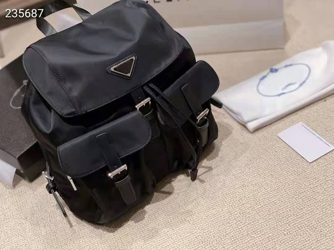 

High quality nylon waterproof classic backpack, school bag, men's and women's large capacity travel bag, Black