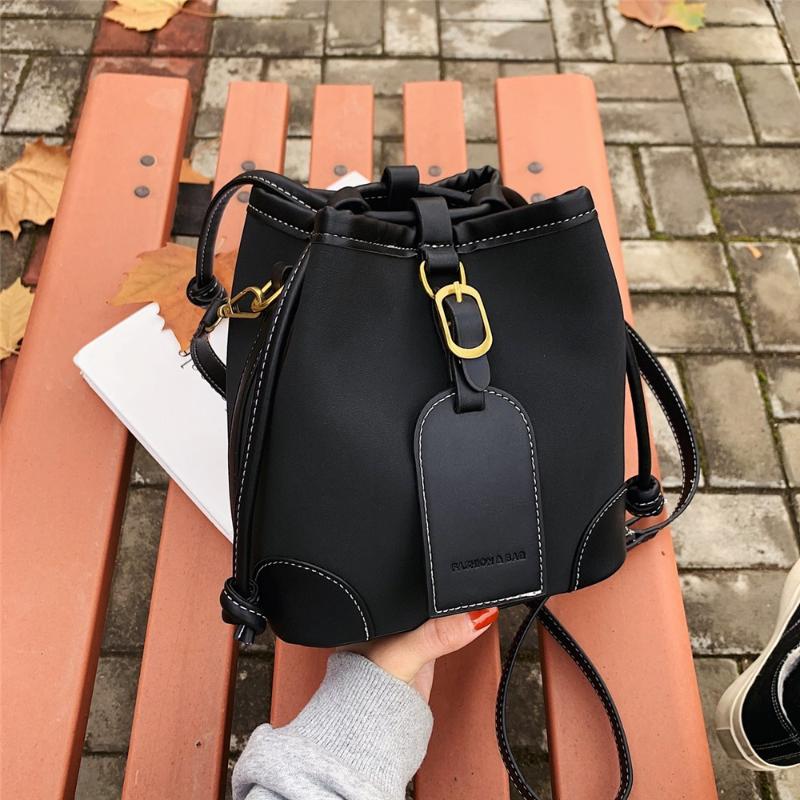 

Fashion Retro Shoulder Bag 2021 Personality Trend Elegant Large-capacity Messenger Bag Adjustable Shoulder Strap, Black