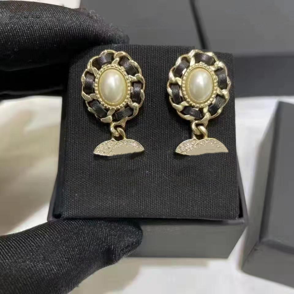 

2022 New Fashion Womens Big Circle Simple Earrings Hoop Earrings for Woman High Quality Alex ani 135