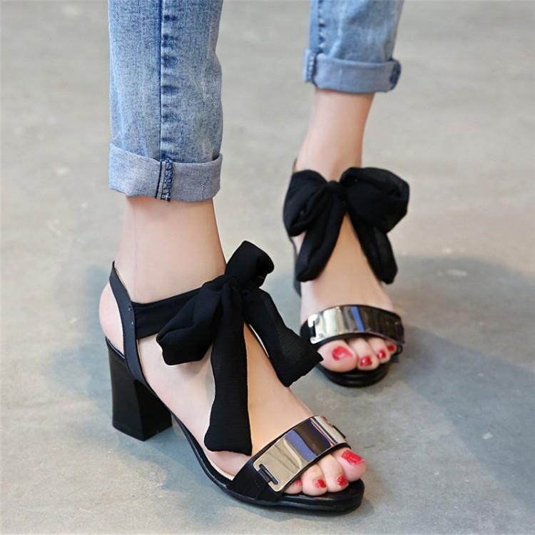 

2021 Sapato Feminino Sandalias Mujer Fashion Plus Big Size 34- 45 Sandals Ladies Lady Fashion Shoes High Heel Women Pumps T512, Beige