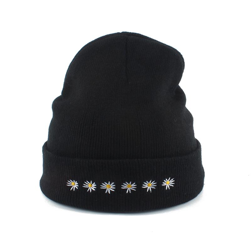 

2020 New Autumn Winter Daisies Flower Hat Warm Knitted Skullies Beanies For Women Fashion Hip-hop Caps, White