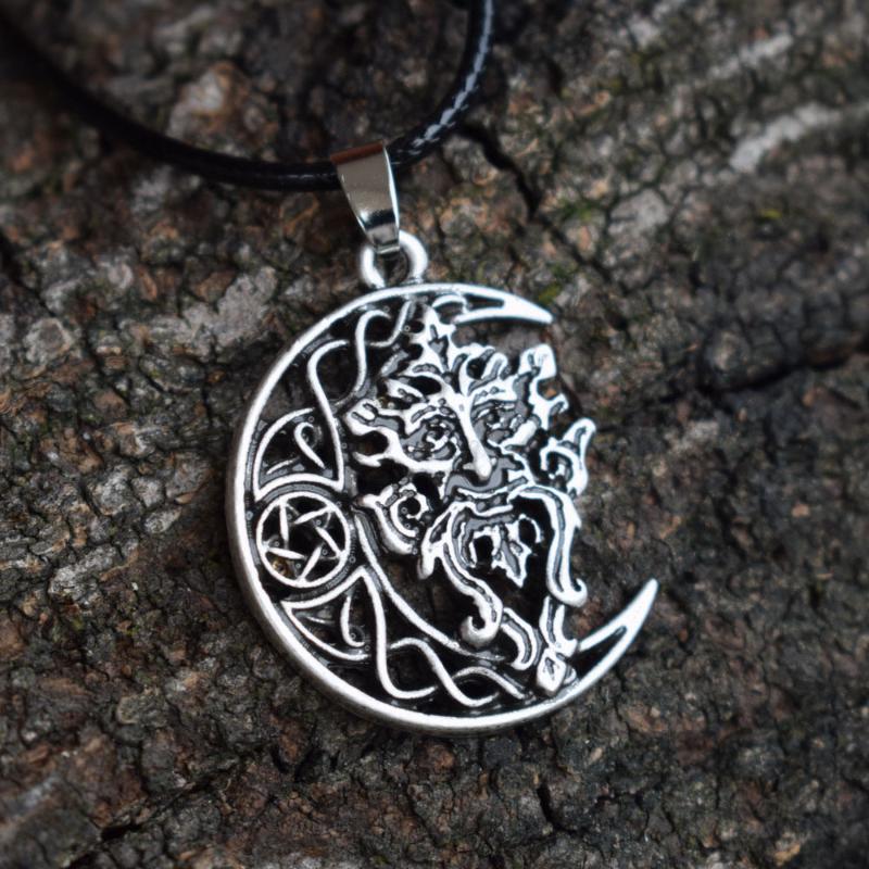 

SanLan 10pc Celtics green man necklace