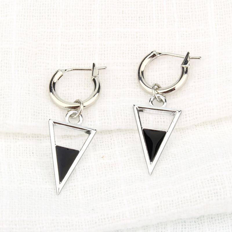

1Pair Women Fashion Triangle Enamel Hoop Earrings Hollow Geometric Pendant Earring Simple Ear Drop Jewelry Accessory E118