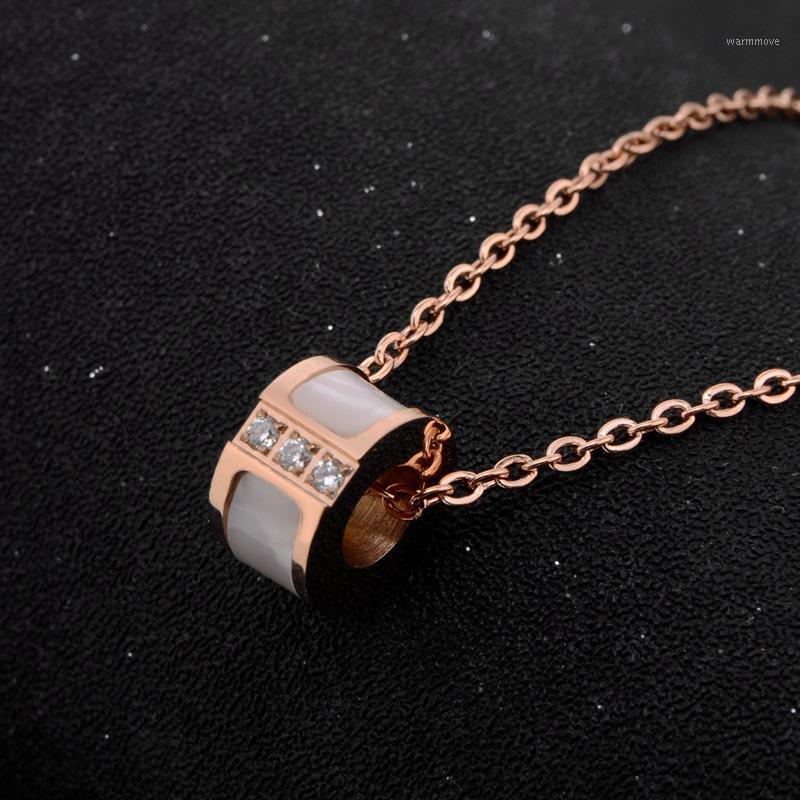 

shell necklaces women wheel pendants rose gold necklace stainless steel fashion Zircon necklace jewelry on the neck wholesale1