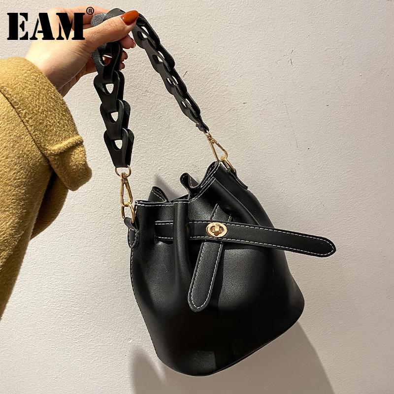 

[EAM] Women New Caramel Bucket Cross Buckle PU Leather Personality All-match Crossbody Shoulder Bag Fashion Tide 2021 18A0917, Black