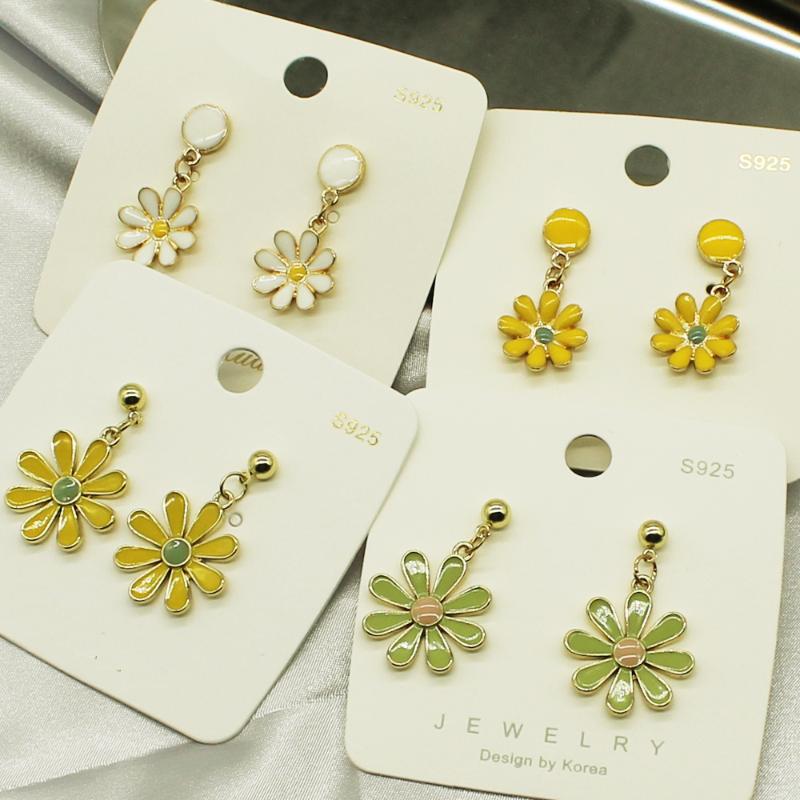 

2021 New Korean Fashion Earrings for Women Cute Romantic Chrysanthemum Flowers Tassel Asymmetric Long Earrings Gifts Accessories