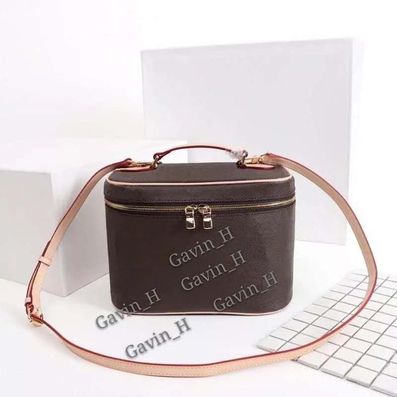 

New Luxurys Professional Women Large Capacity Makeup Fashion Cosmetic Bag Storage Box Portable Make Up Suitcase designer shoulder bag, Letter