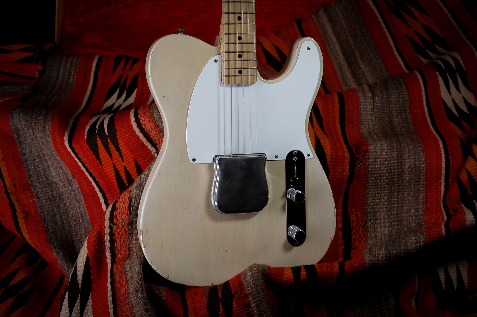 

Promotion! 60s Master Built Relic Cream White Tele TL Electric Guitar Big Bridge Cover, Alder Body, Vintage Tuners, Aged Chrome Hardware