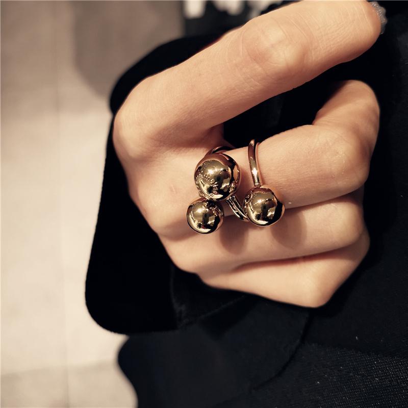 

NEW Exaggeration Gold Color Metal Ball Open Rings Female Simple Design Geometric Irregular Finger Rings for Women Party Jewelry