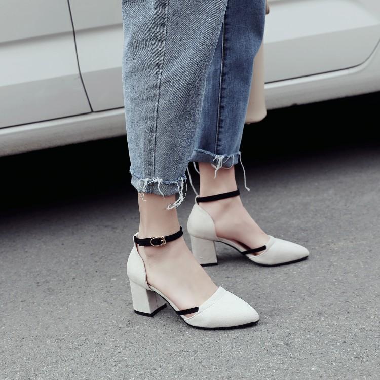 

Oversized ladies high heels women shoes woman pumps A lady with pointed head and shallow mouthpiece, Black