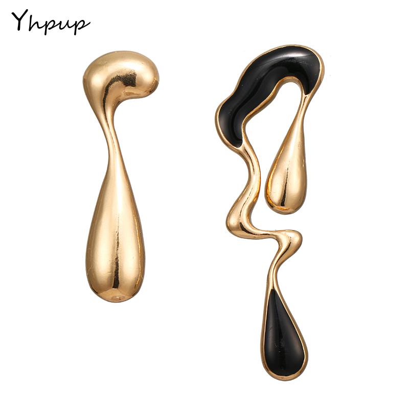 

Yhpup 2020 Golden Zinc Alloy Black Enamel Brand Fashion Charm Women Earrings Asymmetric Party Brincos oorbellen voor vrouwen