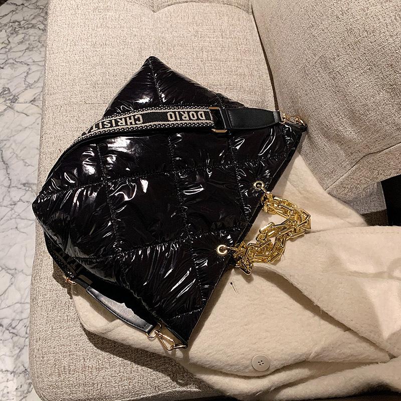 

Large-capacity women's bags 2021 spring new trendy fashion wild cross-body space cotton one-shoulder portable tote bag, Black