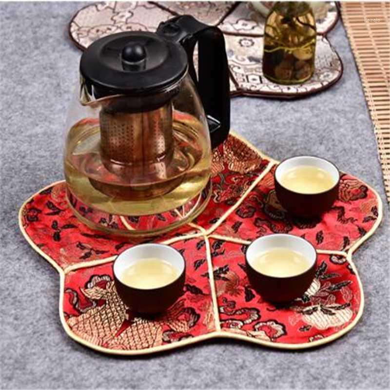 

Chinese Style Cup placemat Vintage Insulation Pad 2019 Fashion Silk Brocade Dining Table Mat Kitchen Accessories1