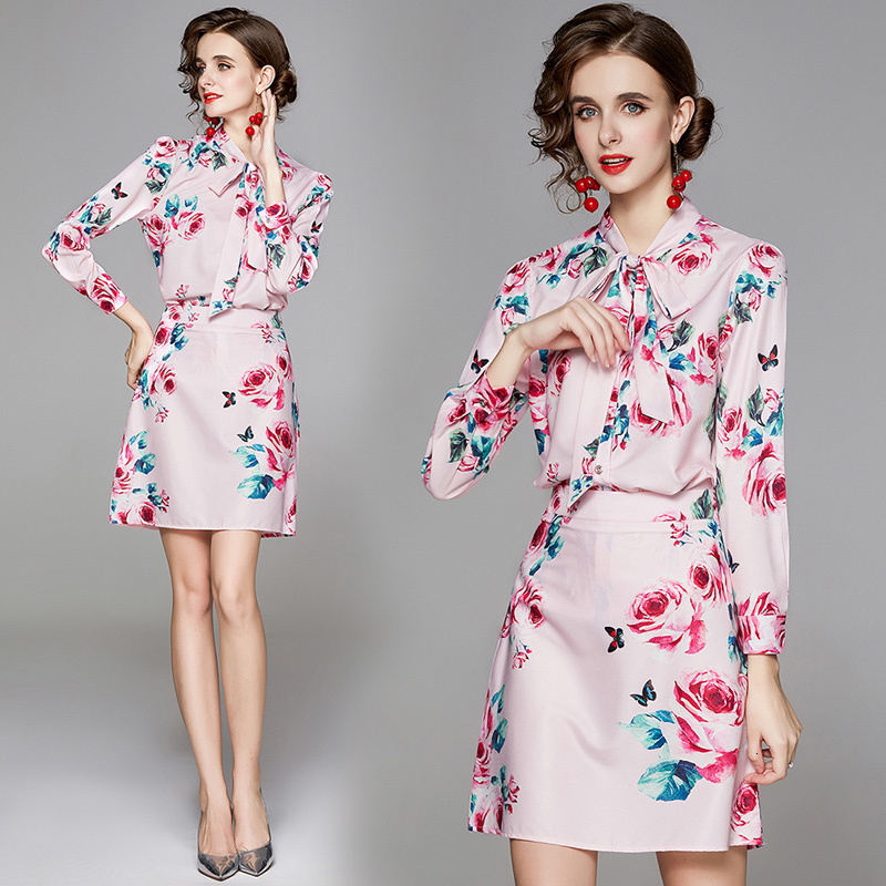 

2021 New Merchall Runway Two Piece Set Women Bow Tie O-neck Long Sleeve Red Rose Print Blouse Shirts and Mini Skirt Outfits Bw16, Pink