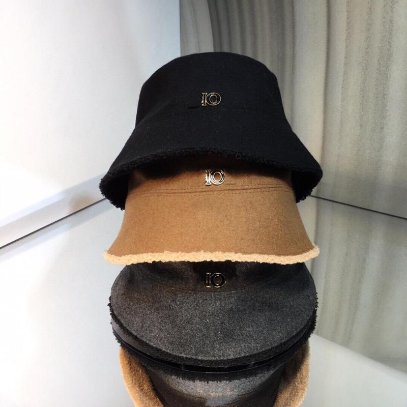 

Men's and women's hats in spring and summer of 2020 A32
