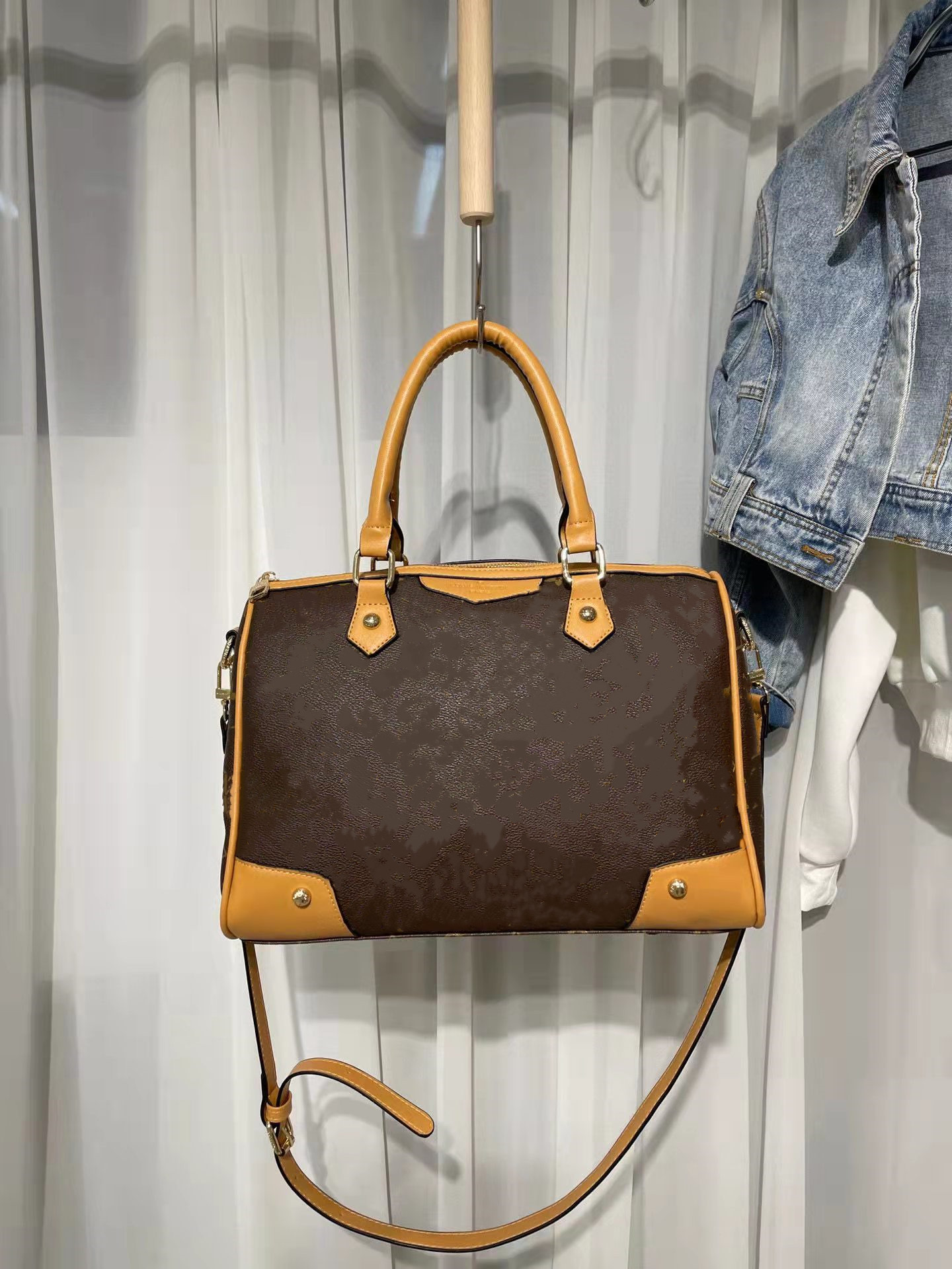 

2022 new backpack woman classic brown flower fashion leather travel bag designer buckle tie rope backpacks Turtledove Sperone, Multi-color