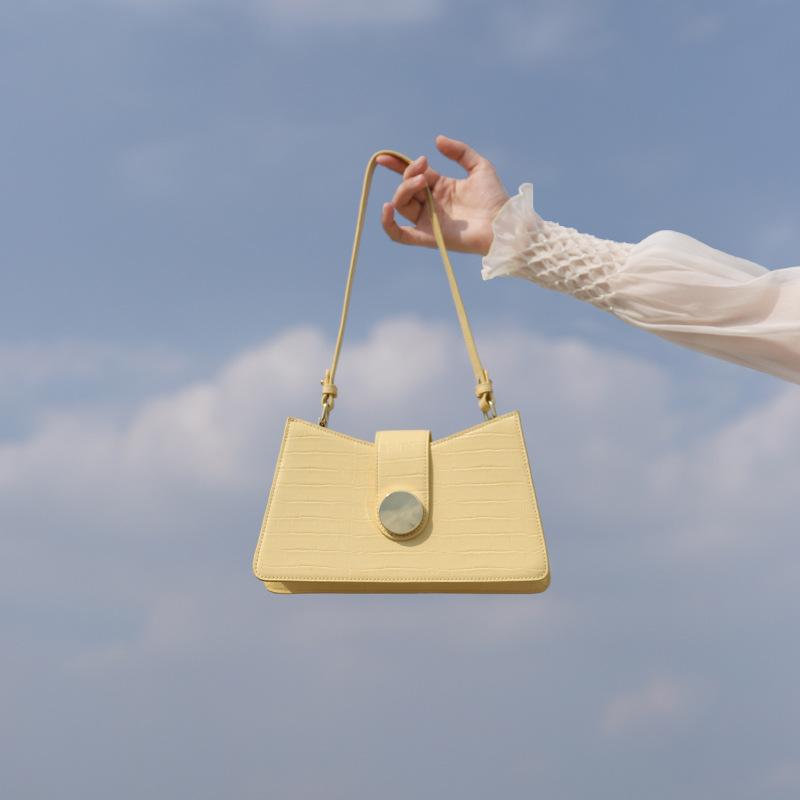 

Crocodile Pattern Small PU Leather Armpit Bag For Women 2021 Elegant Shoulder Handbags Female Travel Crossbody Hand Bag, White