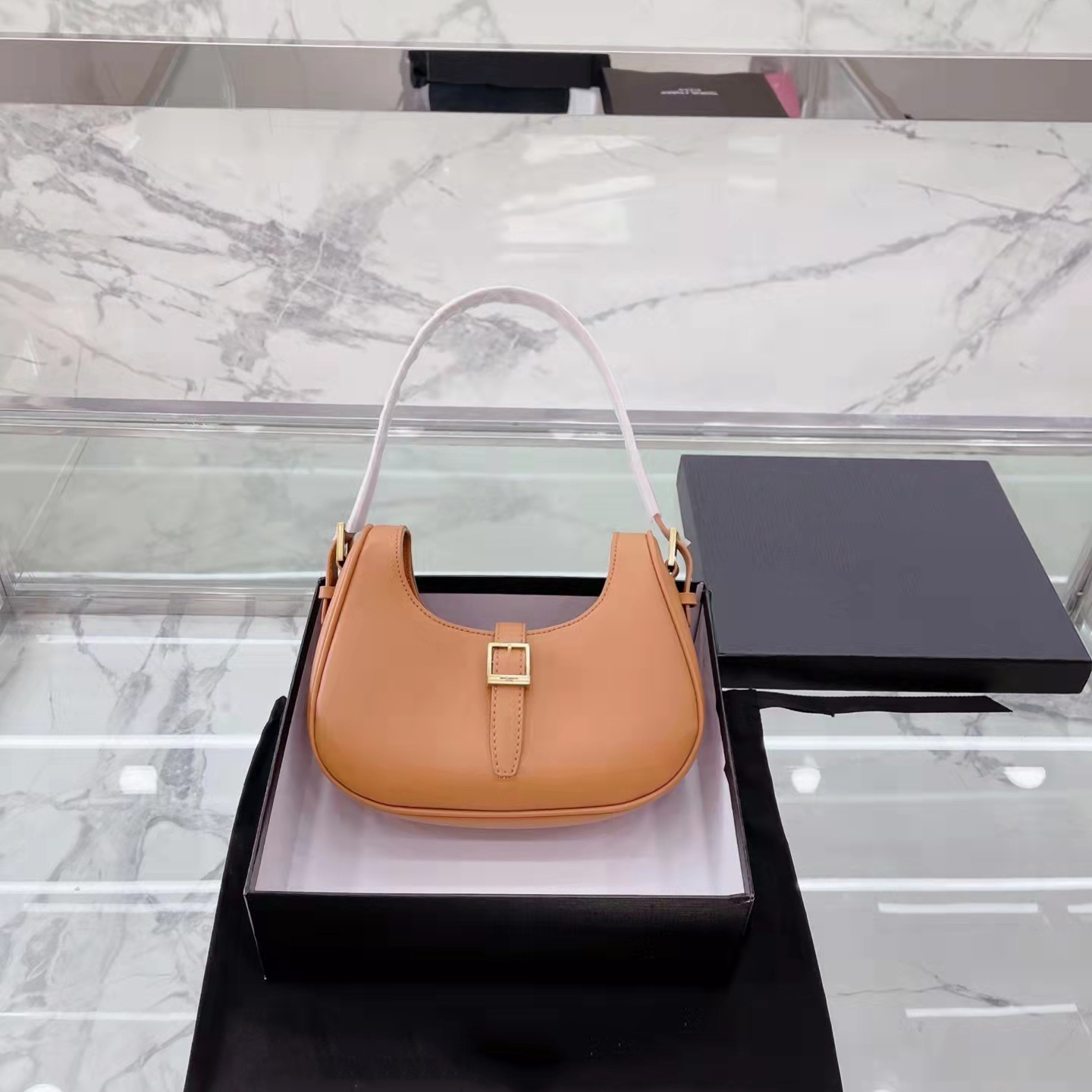 

Top quality luxury designers handbags shoulder bags fashion bags highquality leather Vintage Women'sbag designerbag shoppingbag is very beautiful good nice, White