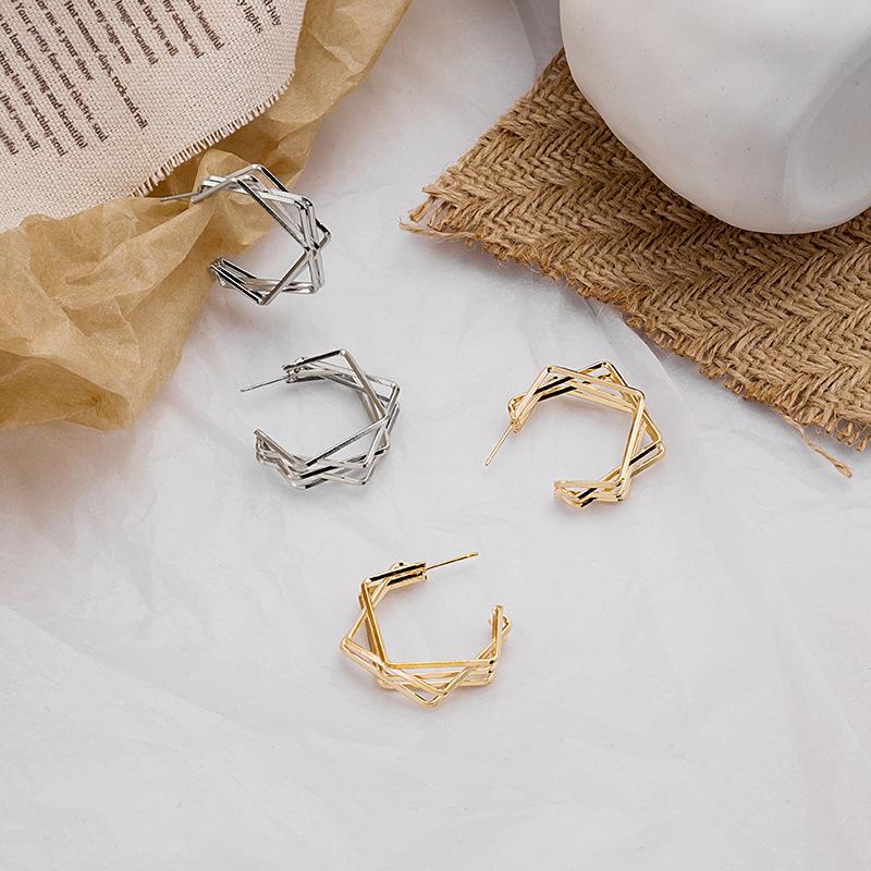 

Minimalist Simple Geometric Gold Hoop Earrings for Women 2020 C Shape Pendant Open Metal Earrings Pendientes Fashion Jewelry