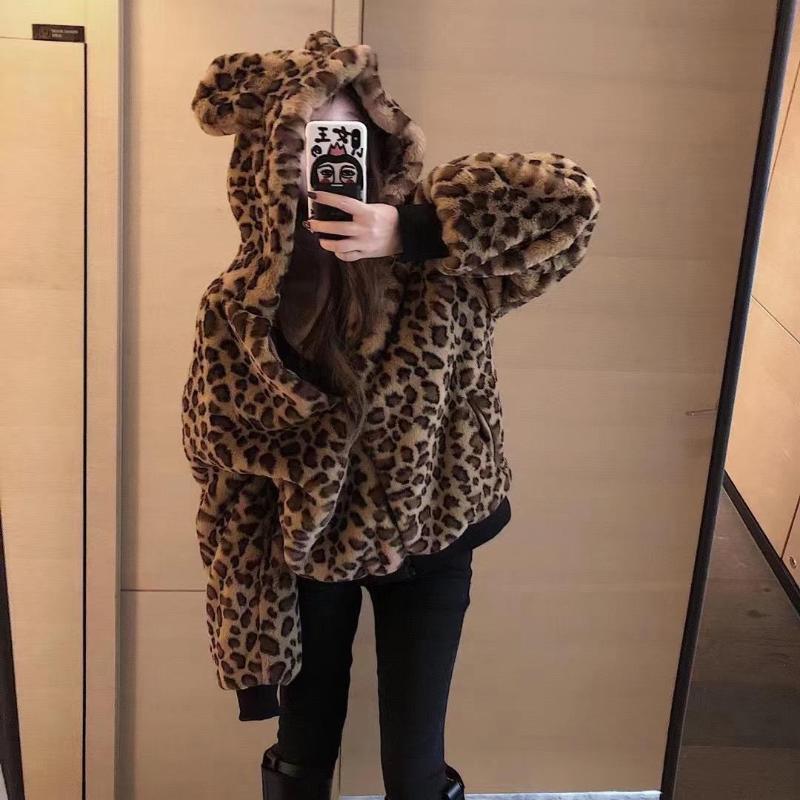 

Personality imitation Rex Fur Leopard design Hooded Coat for women autumn / winter 2020, Picture color