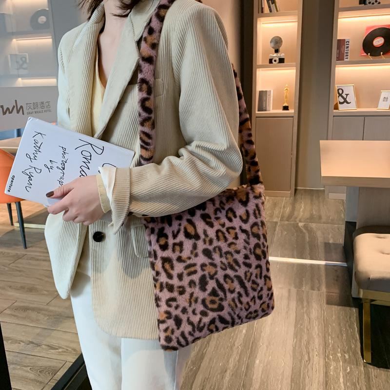 

Fashion Leopard Print Crossbody Bag Women Plush Soft Casual Shoulder Messenger Bag 2020 Fluffy Female Handbag Female, Pink