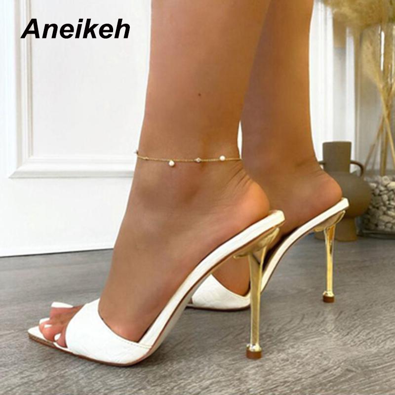 

Aneikeh 2021 Peep Toe Slippers Fashion Leisure Shallow Summer Retro Patent Leather Alligator Pattern Stiletto Heels Ladies Shoes, Black