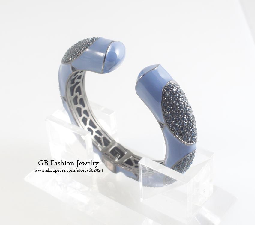 

Bangle GrayBirds Fashion Bangles For Women Gun Black Plated Crystal And Enamel More Colors In The Stock Luxury Jewelry Lady GB0615