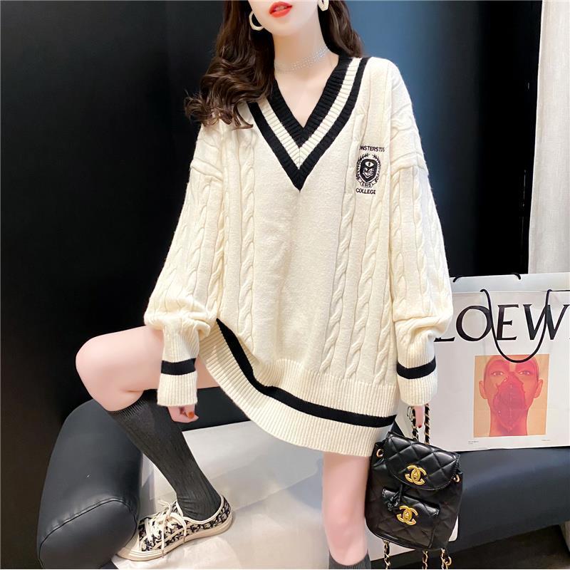 

Lazy style embroidered sweater women early autumn and winter new ins super fire student twist JK uniform v collar sweater top, White
