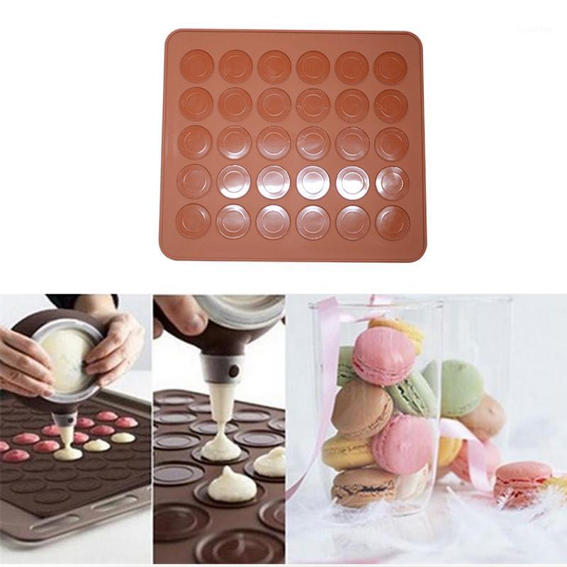 

30 holes round silicone non-stick baking pastry mats macaron mat pad chocolate cake mold for microwave oven1