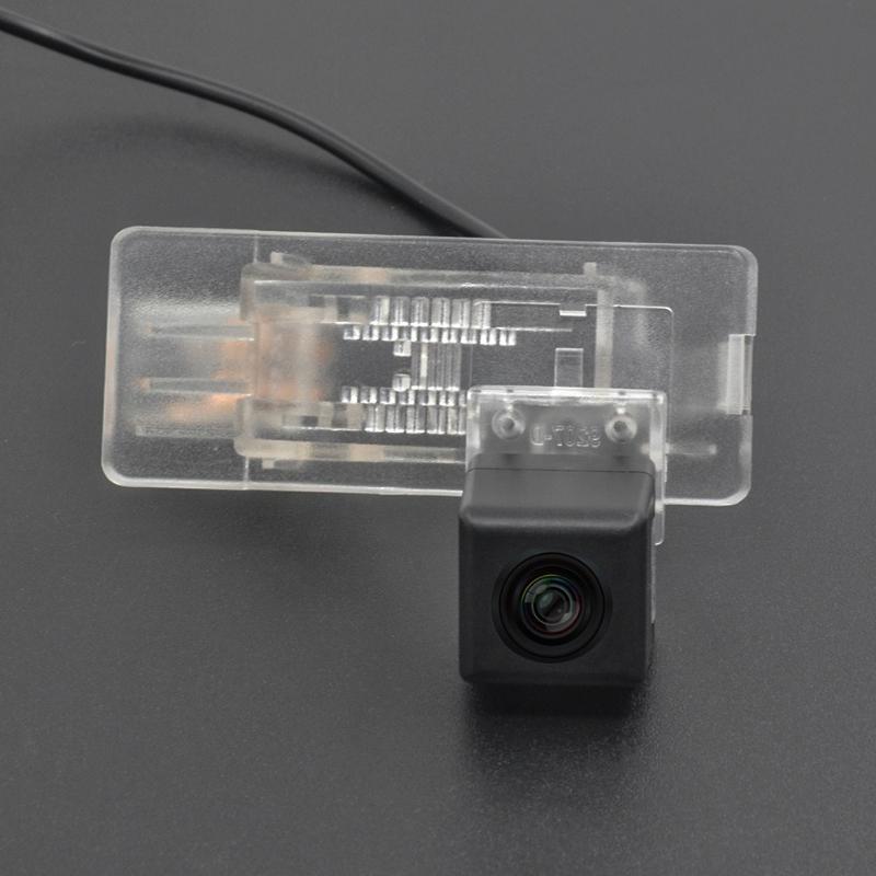 

Car Rearview Parking reversing backup Reverse Camera FOR Duster / Dacia Duster / License Plate Light Installation
