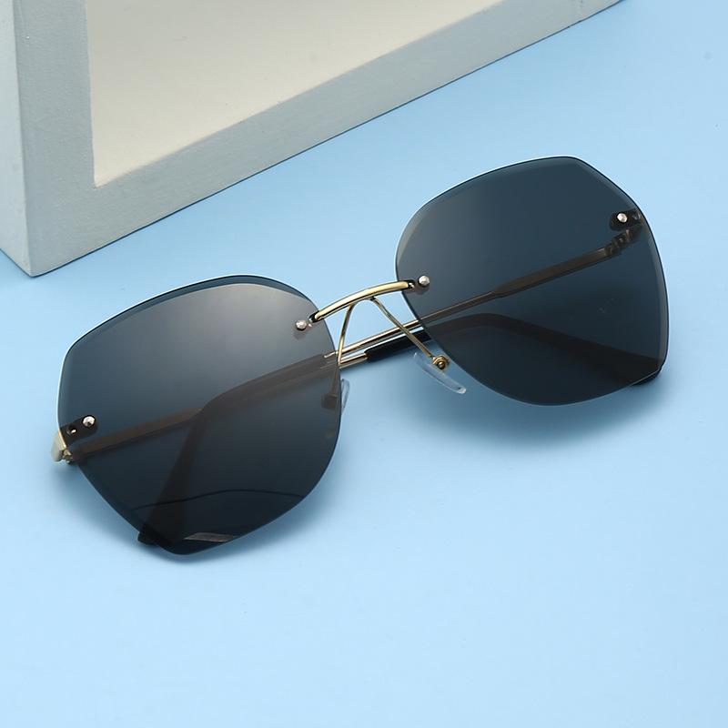 

Sunglasses The Korean Style Fresh Cut-edge Frameless Ocean Lens Polygonal Shade Glasses