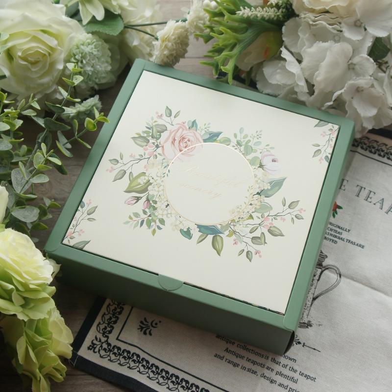 

18*18*6cm 5 Pcs Green Flower Garland Beautiful Day Design Paper Box Wedding Birthday Handmade DIY Gift Packaging Use