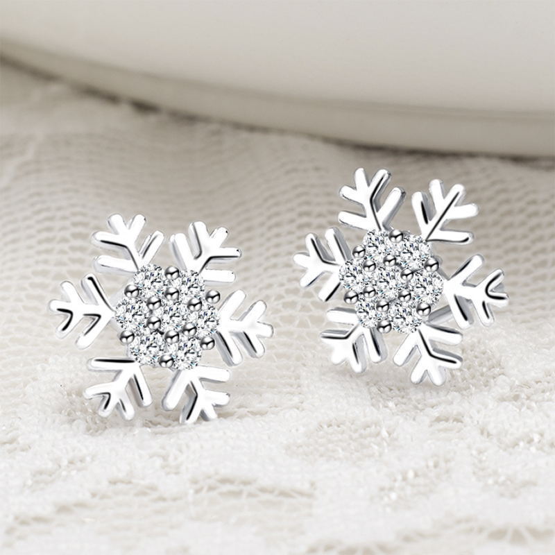 

2021 New Lovely Snowflake Charm Earring For Women Christmas Gift Fashion Crystal Zircon Stud Earrings Girls New Year Jewelry