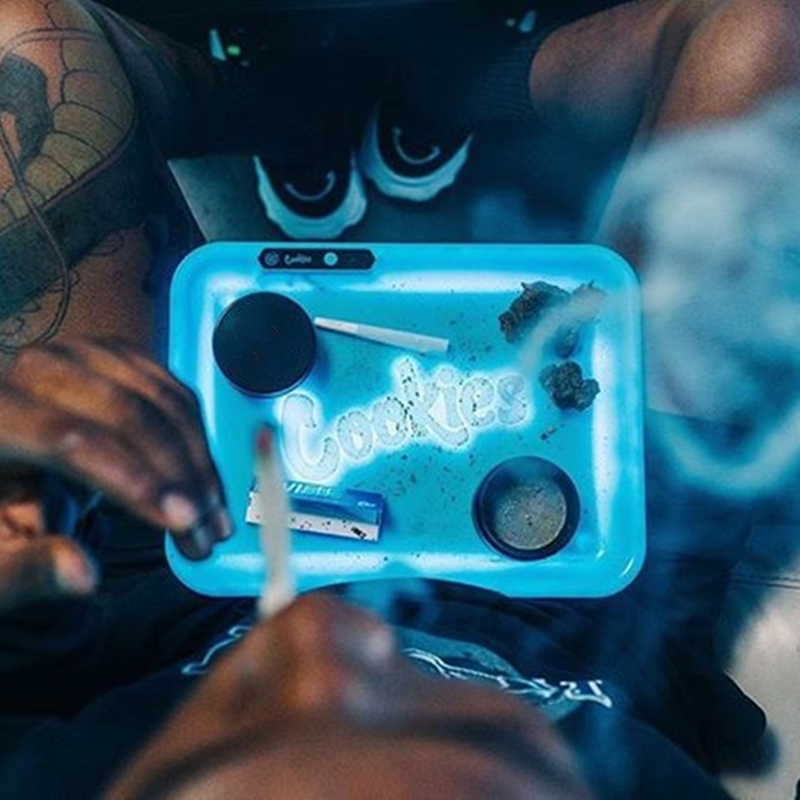 

Glow Tray for Rolling Paper Smoking Accessories Square LED Tobacco Rolling Trays with Handbag 28cm Cigarette Box Portable Gift for Boyfriend