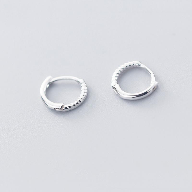 

WTLTC 925 Sterling Sliver Round Twisted Hoop Earrings for Women Minimal Cartilage Piercing Earrings Small Tiny Ear Hugger Hoops