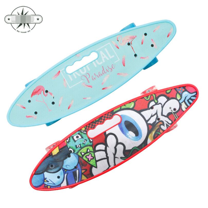 Skateboarding small fish board plastic banana portable single warped skateboard for young boys and girls-image-649682326