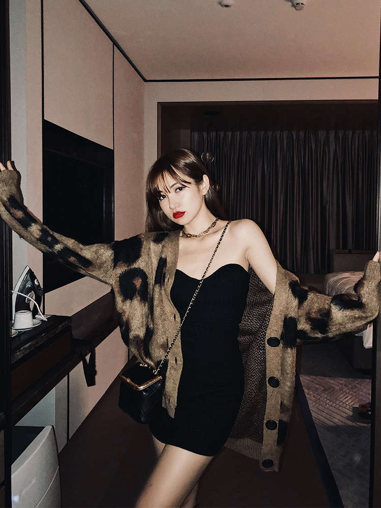 

2021 New Leopard Cow Printing Brown Cardigan Sweater Woman Autumn Luxury Designer Streetwear Kpop Style K874