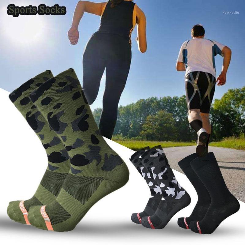 

SKY KNIGHT New Olive Green Camouflage Professional Outdoor Riding/Cycling Socks Unisex Sports Bike Socks1, Black