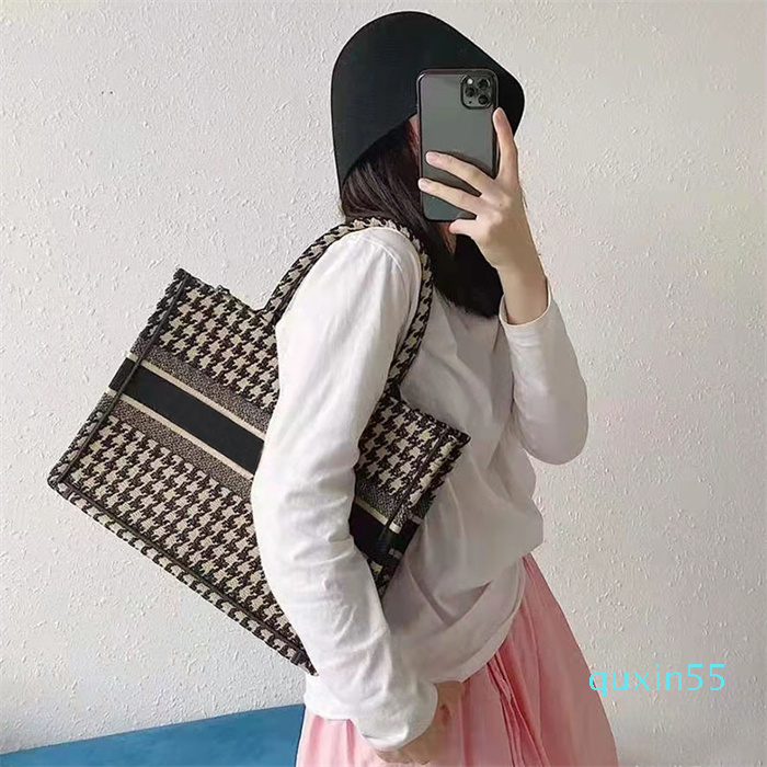 

2022 Fashion Women Large Shopping Bags Canvas embroidered Female shoulder bag backpack High-quality storage Designer Handbag luxuri13213., Size