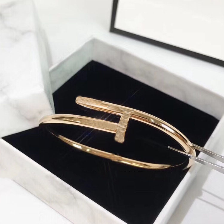 

New Year Classic Nail Fashion Bracelet Stainless Steel Bracelet Head and Tail Diamond White Gold Rose Gold Luxury Exquisite Gift Box