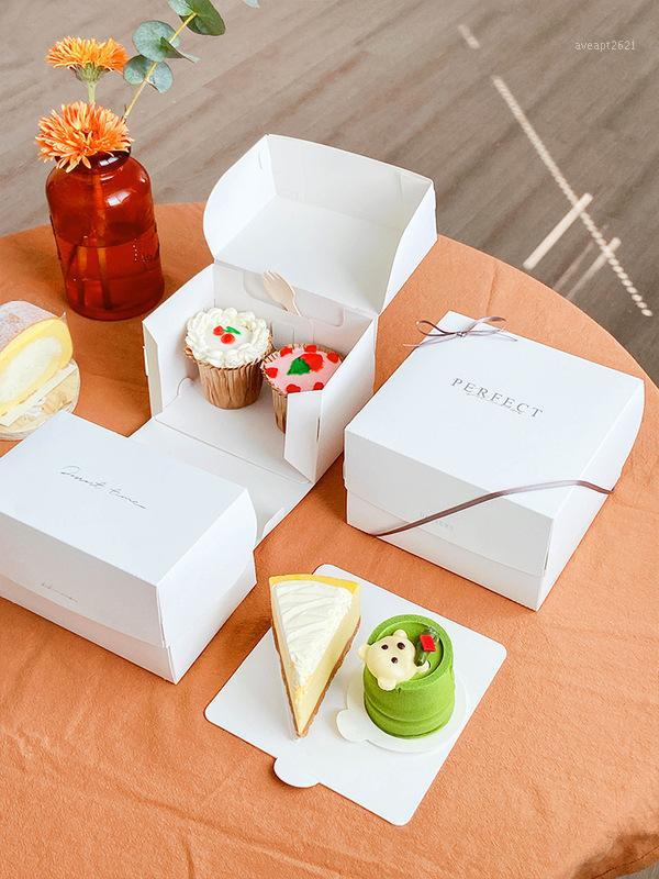 

2020 New Paperboard Cupcake Packaging Boxes Portable Cube Package Cookies Boxes Wedding Favor For Candy Cake Favors Gifts1