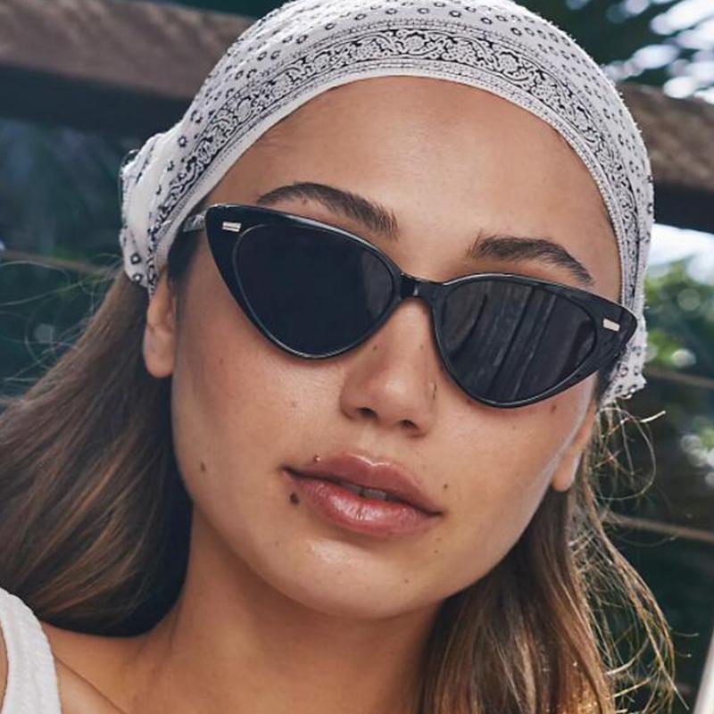 

Sunglasses Vintage Cateye Women Sexy Retro Small Rivet Sun Glasses Brand Designer Shades Classic UV400 Outdoor Shopping Oculos