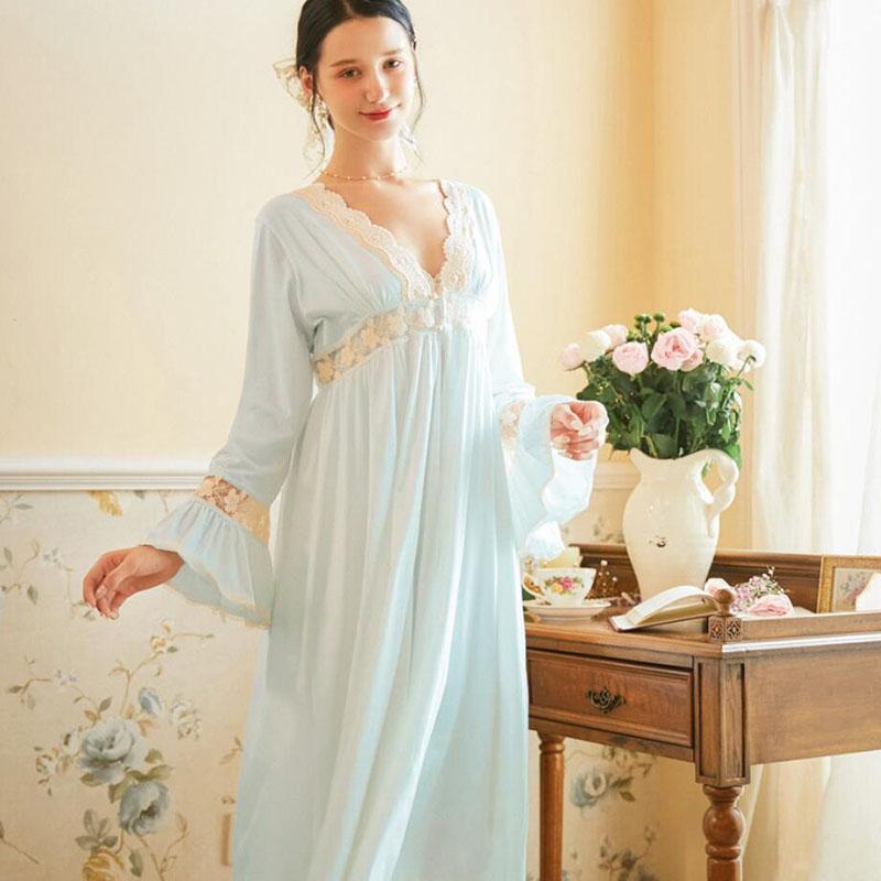 

Princess Robe Sets Court Style Women's Dressing Gown Deep V Neck Lace Light Blue Night Dress Long Flared Sleeves Phoentin FG2741, White