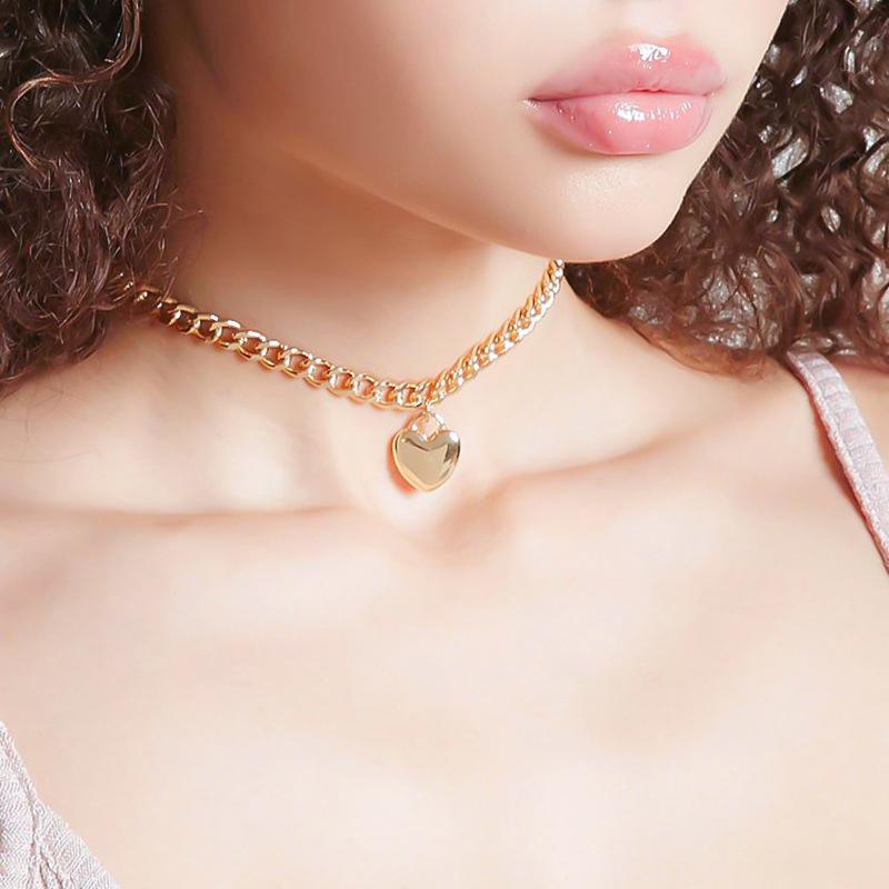 

Trendy Punk Women Choker Cute Heart Necklace Choker Necklace Pendant On Neck Accessories