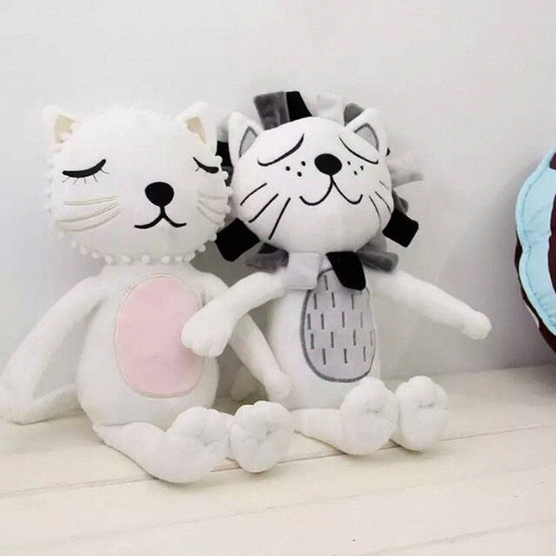 gatos negros de peluche