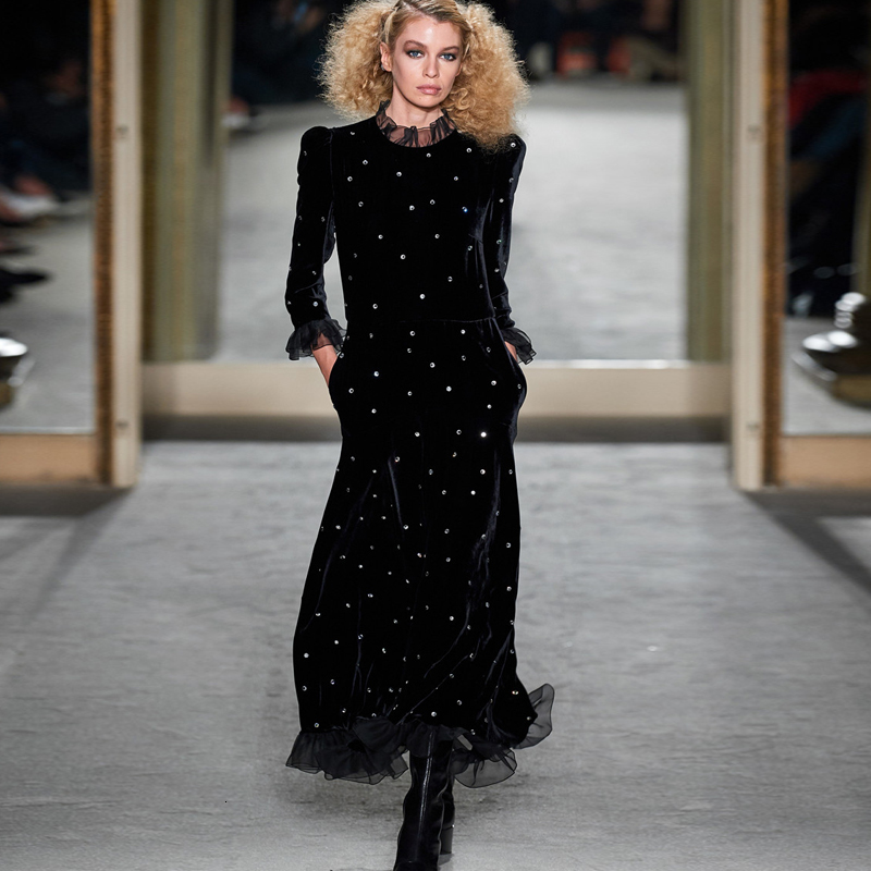 

2021 New Autumn Style of Three-dimensional Velvet Diamond Decoration Trumpet Thin Temperament Long Black Dress Vtvf