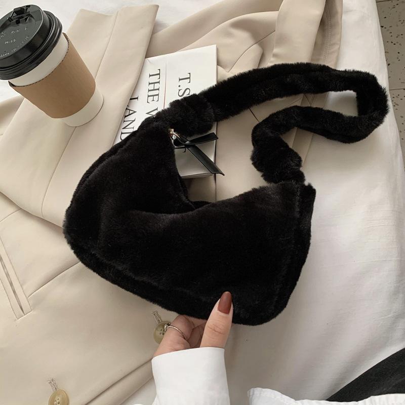 

Faux Fur Versatile Bag Women's New Fashion Leisure One Shoulder Underarm Bag Plush Can Store Personal Belongings Handbag