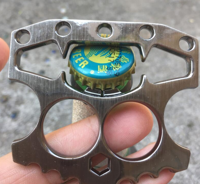 

Durable Stainless Steel Skeleton Shape Beer Bottle Opener Window Breaking Tool Self Defense Knuckle Duster Kitchen Gadgets Free shipping5464