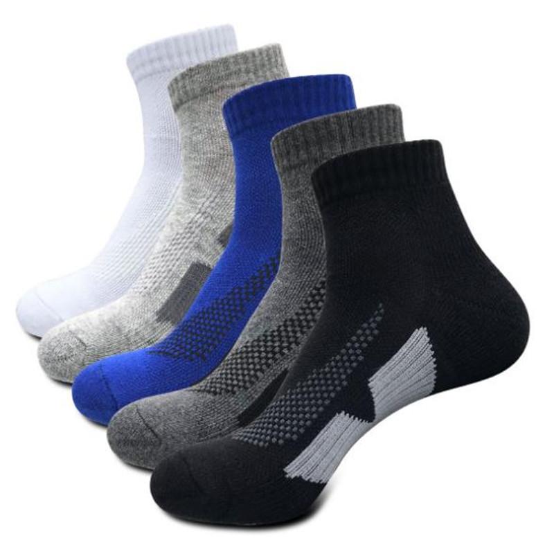 

5 Pairs Autumn Winter Men Sports 75% Cotton Socks Outdoor Hiking Basketball Socks K030 Size 40-44, Black